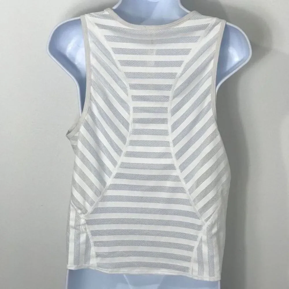 lululemon athletica excellent preowned